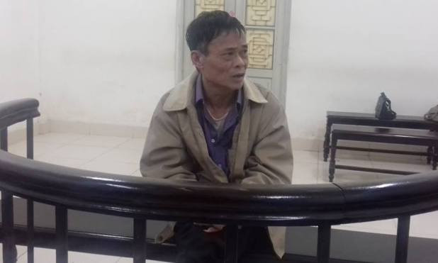 Phạm Lương Bình trước vành móng ngựa.