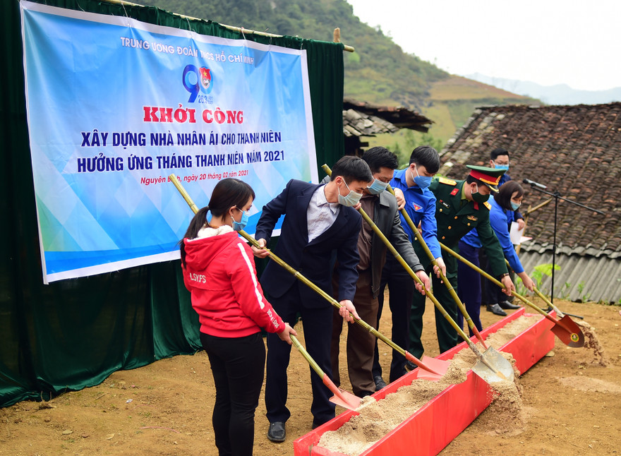 Khởi công Nhà 100 đồng, Nhà Nhân ái tặng thanh niên vùng cao có hoàn cảnh khó khăn