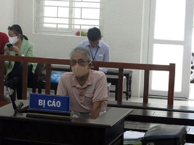 Bị cáo Phạm Công Ngà được đình chỉ điều tra về tội tham ô.