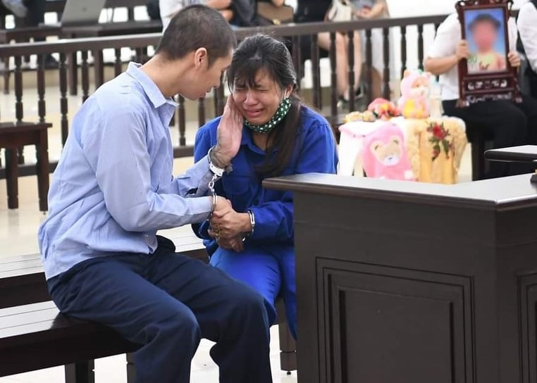 Các bị cáo Tuấn và Lan Anh tại tòa.