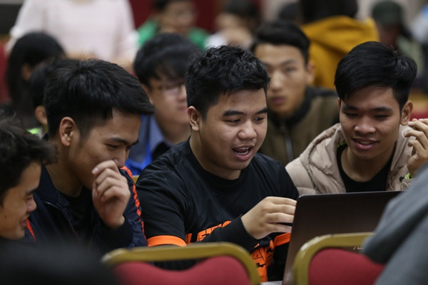 Tổng thống Mỹ Donal Trump vào đề thi Cuộc đua số của ét-vê