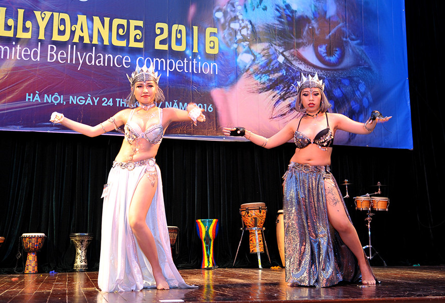 Mãn nhãn màn tranh tài múa bụng của các vũ công