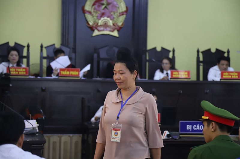 Nhân chứng Lò Thị Trường khai đã chi 300 triệu đồng chỉ để xem điểm trước cho con. Hiện con bà đã bị đuổi khỏi Học viện Cảnh sát.