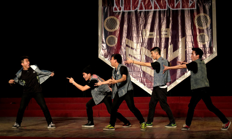 Nóng bỏng Vũ điệu trẻ