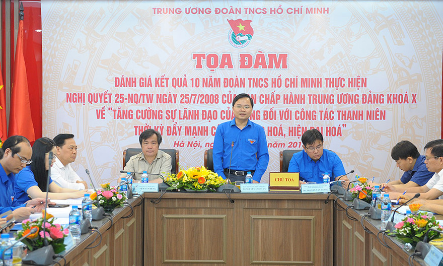 Bí thư thường trực T.Ư Đoàn Nguyễn Anh Tuấn phát biểu tại toạ đàm