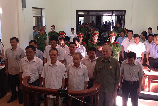 Các bị cáo tại phiên tòa sơ thẩm.