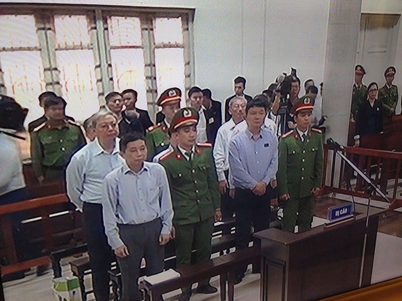 Các bị cáo tại tòa.