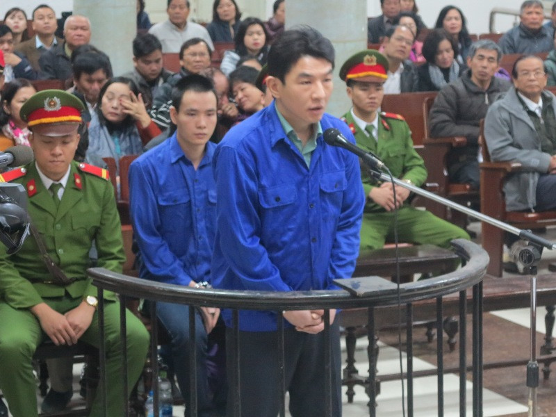 Bị cáo Saga trả lời HĐXX.