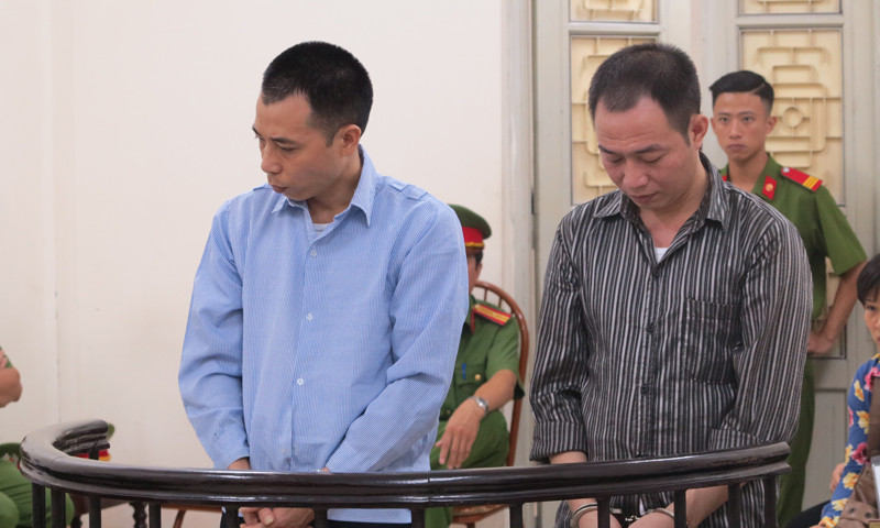 Các bị cáo giấu 18 bánh heroin trong xe máy để vận chuyển.