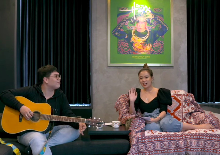 Hoàng Thuỳ Linh livestream chung tay ủng hộ người khó khăn mùa dịch