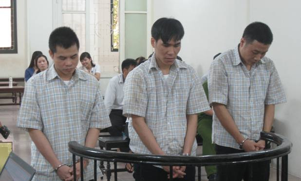 Các bị cáo tại phiên toà.