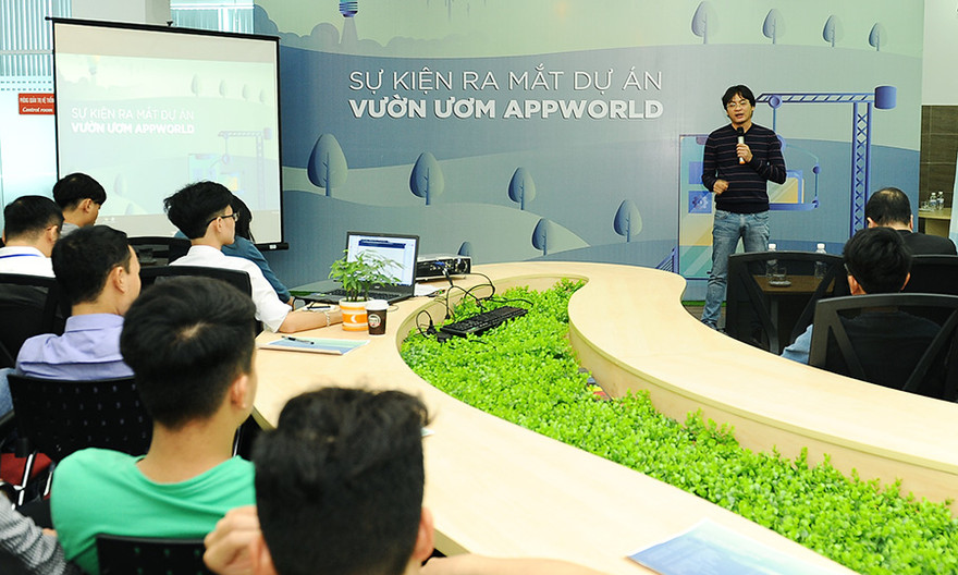 Lễ ra mắt "Vườm ươm Appworld" tại Trường Đại học Kinh doanh và Công nghệ ngày 21/4