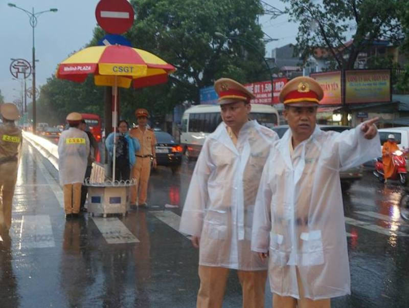 HĐND TP Hà Nội sẽ hỗ trợ kinh phí cho các lực lượng tham gia đảm bảo trật tự, an toàn giao thông. Ảnh minh họa.