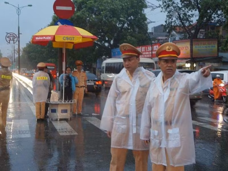 HĐND TP Hà Nội sẽ hỗ trợ kinh phí cho các lực lượng tham gia đảm bảo trật tự, an toàn giao thông. Ảnh minh họa.