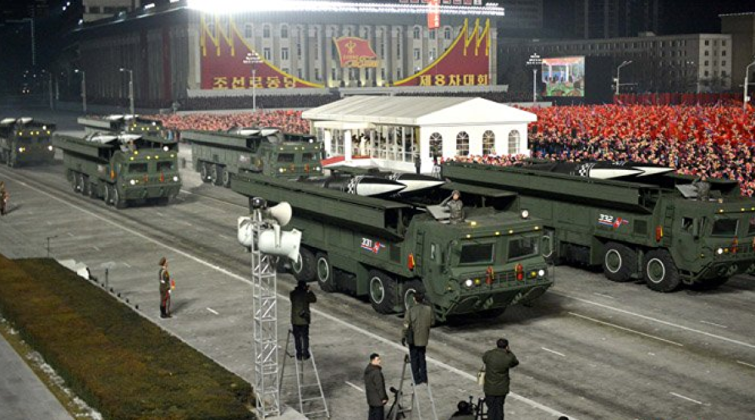 Một loại tên lửa đạn đạo chiến thuật chưa được đặt tên được trình diễn hôm 14-1