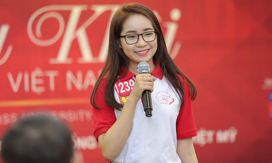 Các thí sinh đã khẳng định sự tự tin trong hoạt động giao lưu, thi tài hùng biện