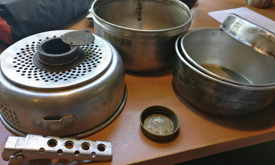 Dân mạng thích thú khoe đồ cũ kỹ từ thời 'ông bà anh'