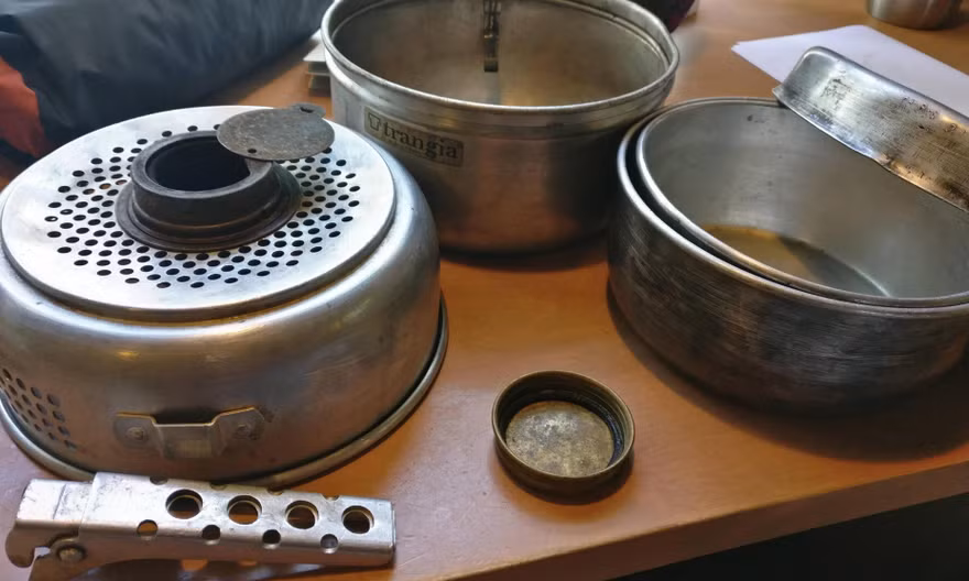 Dân mạng thích thú khoe đồ cũ kỹ từ thời 'ông bà anh'