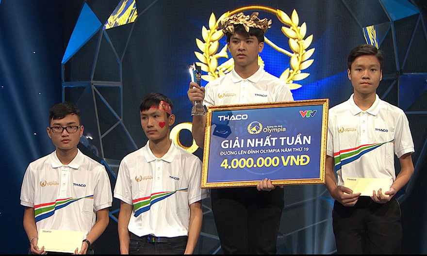 10X Nghệ An Nguyễn Xuân Phương (THPT chuyên Đại học Vinh) đã xác lập hai kỷ lục trong cuộc thi tuần 3 tháng 3 quý II Đường lên đỉnh Olympia