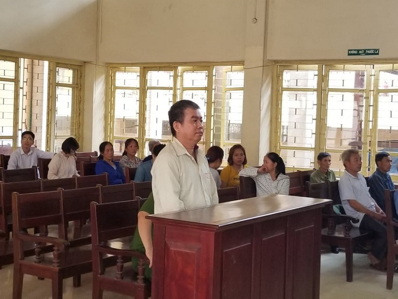 Bị cáo Vi Văn Phượng tại tòa ngày 26/4.