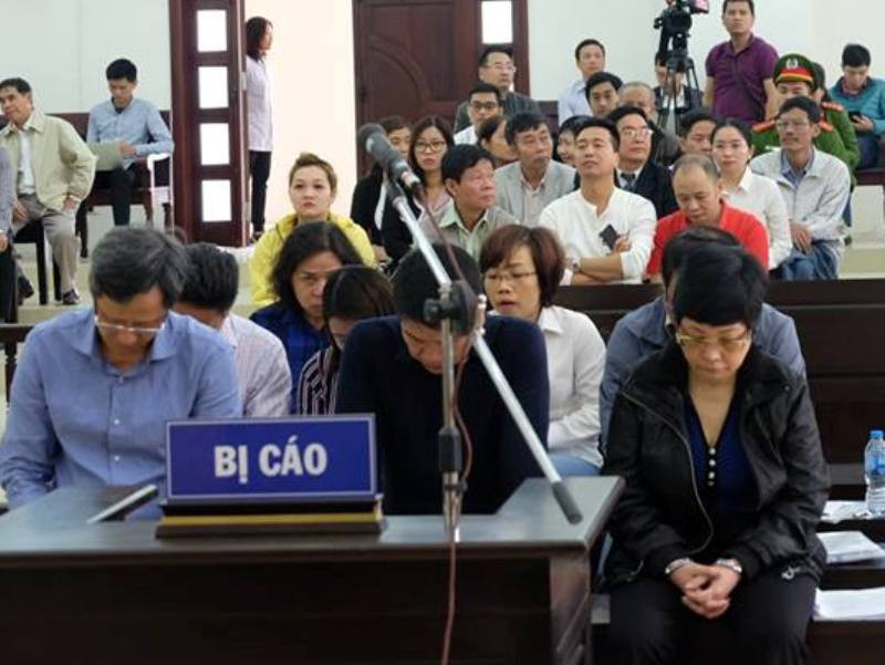 Các bị cáo tại phiên tòa phúc thẩm.