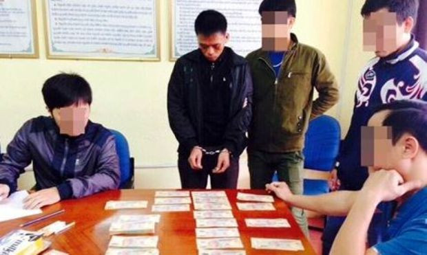 Kiểm đếm tang vật vụ án.