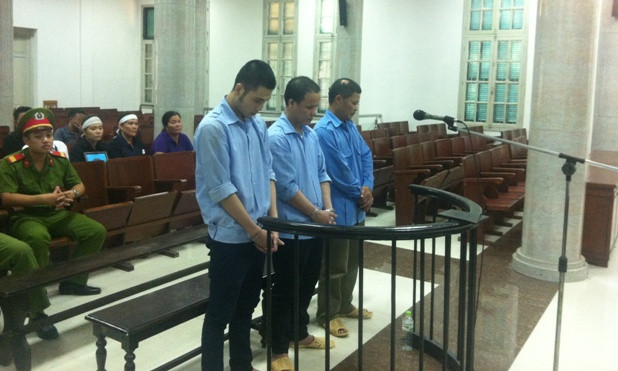 Các bị cáo tại toà.