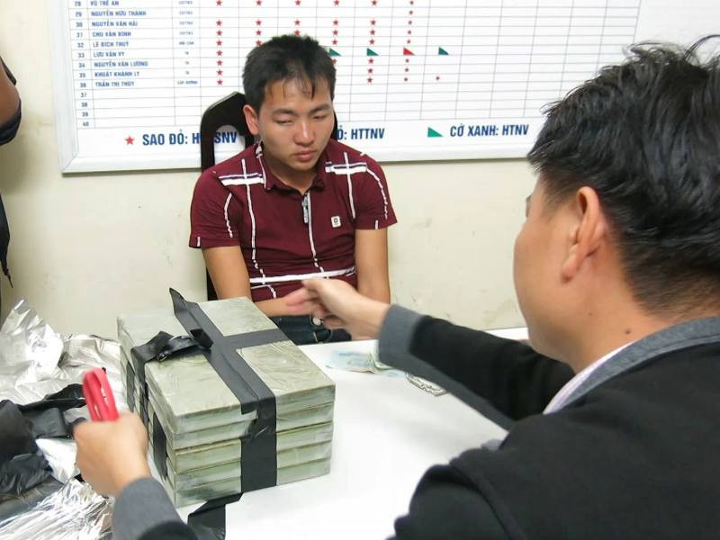 Giàng A Sếnh tại cơ quan công an