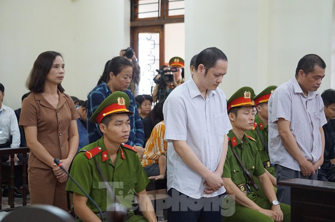 Vụ gian lận điểm thi tại Hà Giang: Vợ ông Triệu Tài Vinh bị kỷ luật 