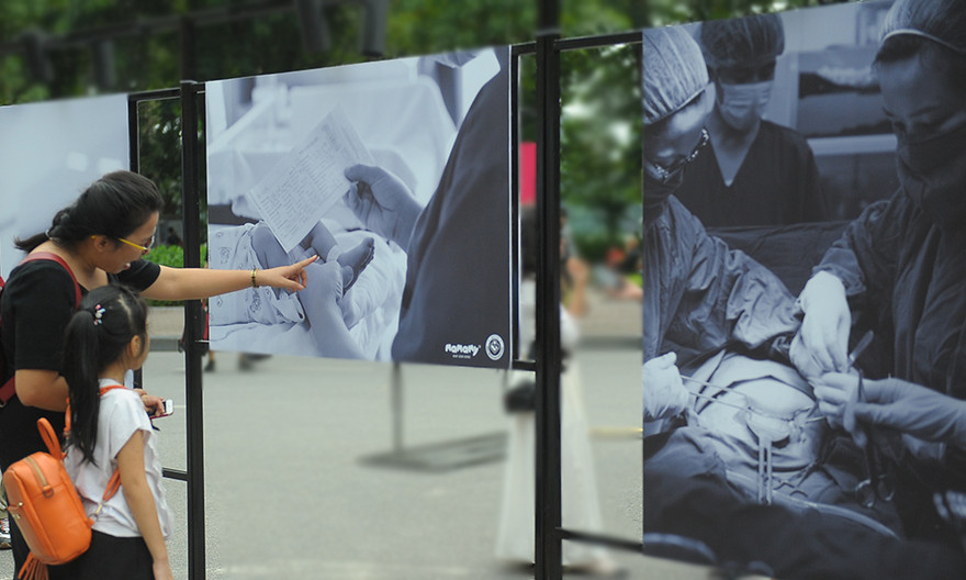 Xúc động gần 100 ảnh về hành trình sinh nở 'Chờ-Đau-Khóc-Chạm-Ti' 