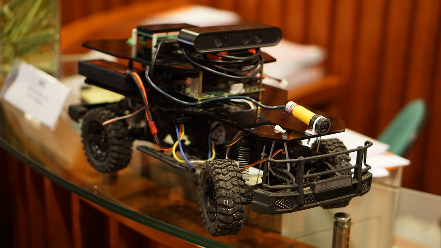 Mẫu xe tự hành cuộc đua số 2017-2018