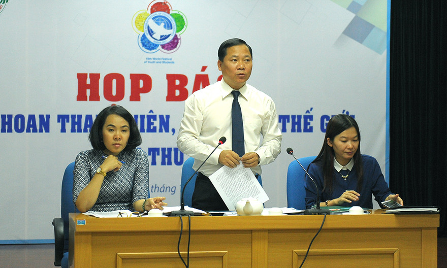 Bí thư T.Ư Đoàn, Chủ tịch T.Ư Hội LHTN Việt Nam Nguyễn Phi Long chia sẻ tại buổi họp báo