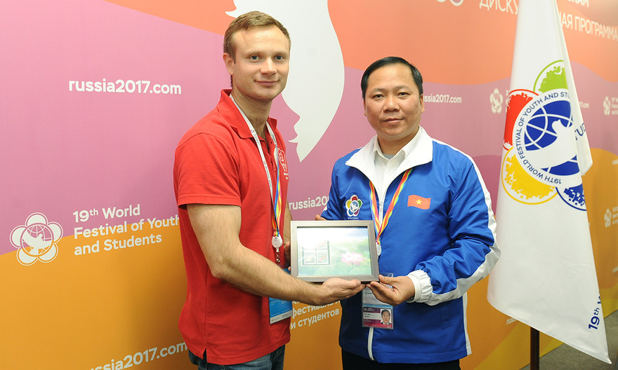 Tăng cường hợp tác giữa Đoàn TNCS Hồ Chí Minh và Đoàn TNCS Lenin