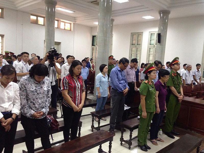 Các bị cáo tại tòa.