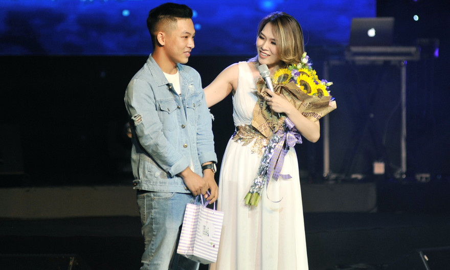 Trần Đình Duy gặp và nói chuyện với ca sỹ thần tượng Mỹ Tâm tại Hà Nội tối 29/7