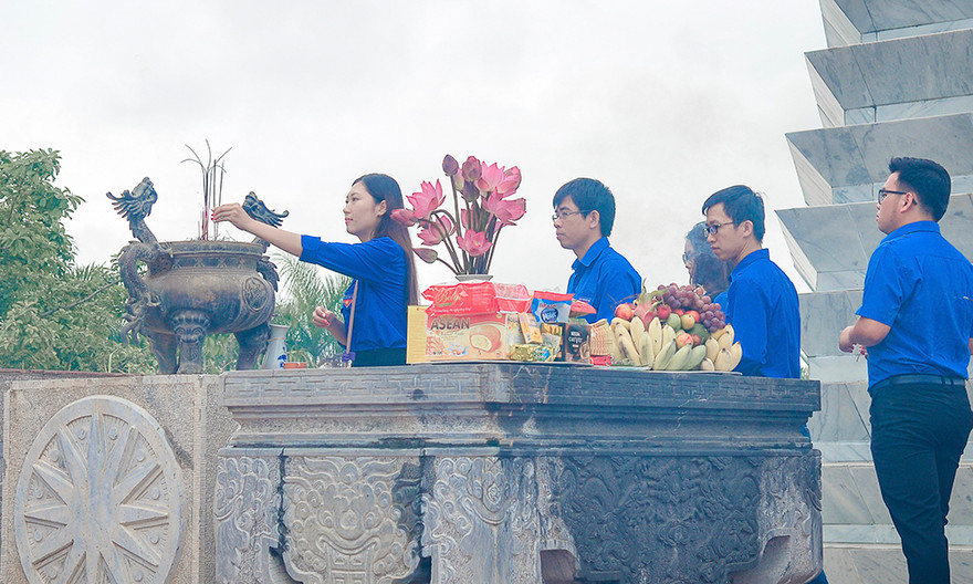 Tuổi trẻ ĐH Xây dựng tri ân anh hùng thương binh liệt sỹ