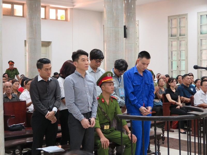 Các bị cáo tại tòa.