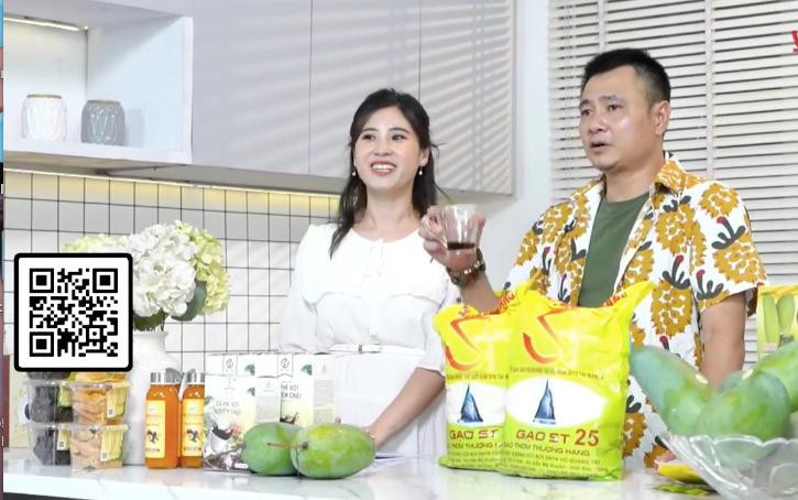 'Táo thoát nước' Tự Long livestream bán xoài, hát một câu khách đặt 10 thùng