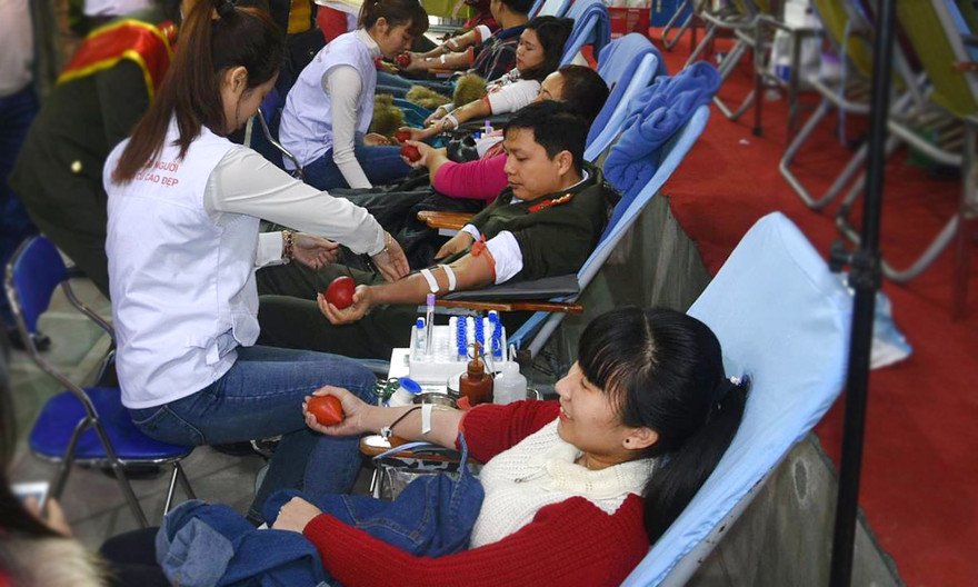 Sẻ chia giọt hồng hưởng ứng Tháng Thanh niên