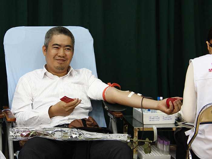 Blouse trắng vì người bệnh cần máu