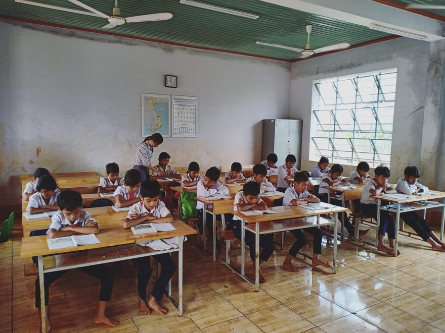 Hành trình 120km/ngày gieo chữ