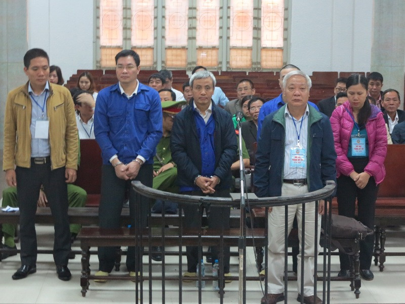 Các bị cáo tại tòa.