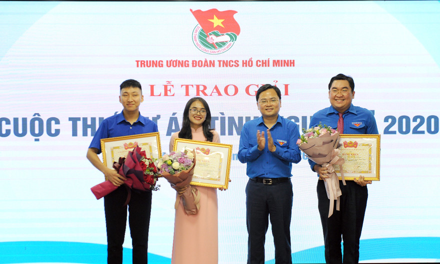 Vinh danh 10 dự án tình nguyện sáng tạo vì cộng đồng xuất sắc nhất 