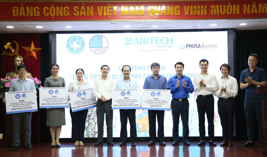 Thêm buồng lấy mẫu xét nghiệm đến bệnh viện ở Hà Nội chống dịch COVID-19