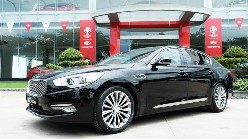 Xế sang tồn kho giảm giá cả nửa tỷ đồng