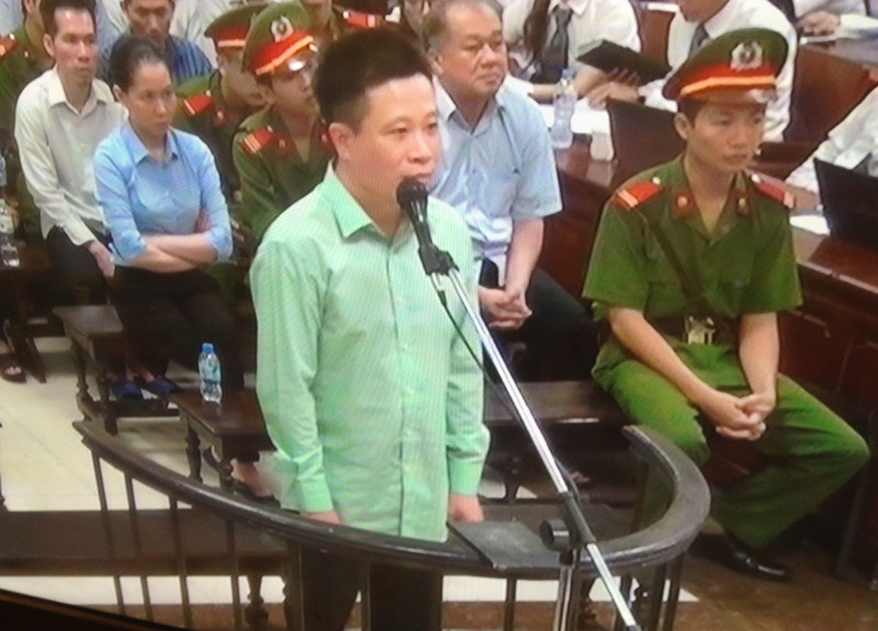 Hà Văn Thắm trả lời HĐXX.