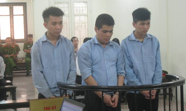 Các bị cáo tại toà.