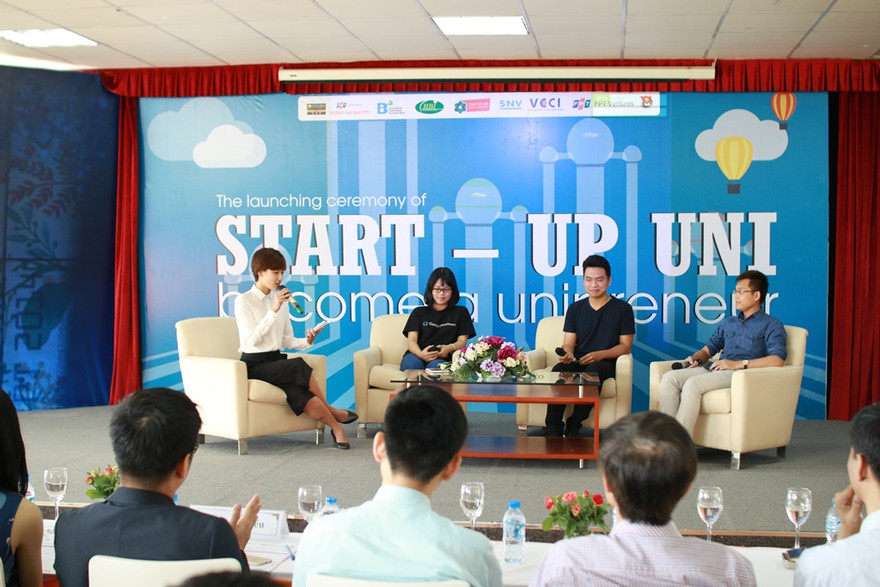 Các gương mặt khởi nghiệp thành công bạn Nguyễn Hà San - Giám đốc Marketing tại TechKids – Coding school và ILIAT school, Đại đại sứ Google Việt Nam, Nguyễn Việt Hùng - CEO Colour Me, Đỗ Tiến Hưng – CEO G.V.N trong buổi lễ phát động cuộc thi