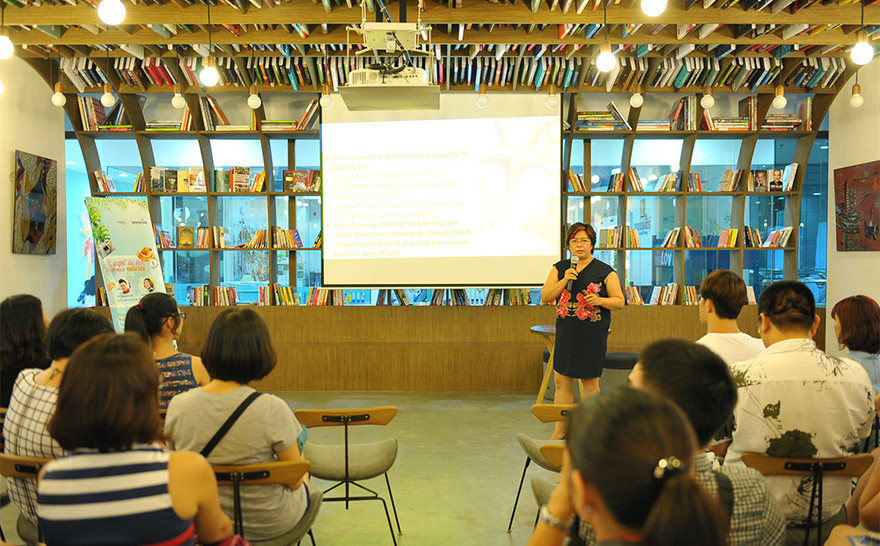 Chương trình “Bí quyết du lịch cho một mùa hè hoàn hảo” được tổ chức tại không gian mở đầy thân thiện và sáng tạo – nest by AIA Hà Nội