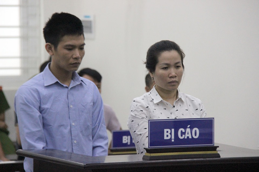 Các bị cáo Tùng và Hằng tại tòa.